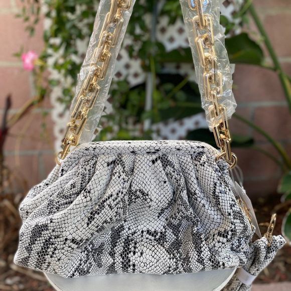 CASSIE SNAKESKIN PATTERN CLUTCH BAG - Picture 2 of 8